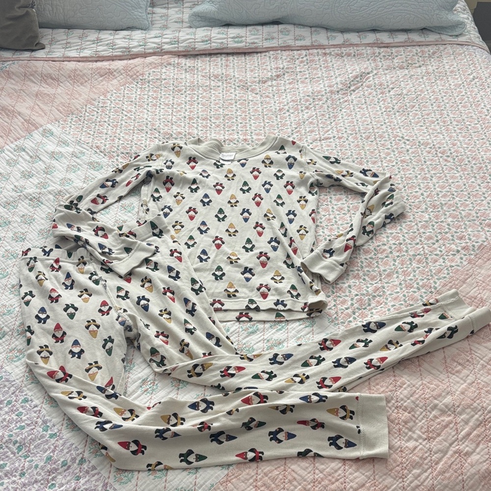Hanna Andersson Cream Pajama Set with adorable gnome Colorful Print